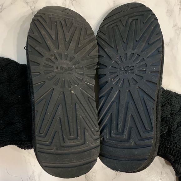 Uggs size 8 knit cardi boots - Picture 9 of 11